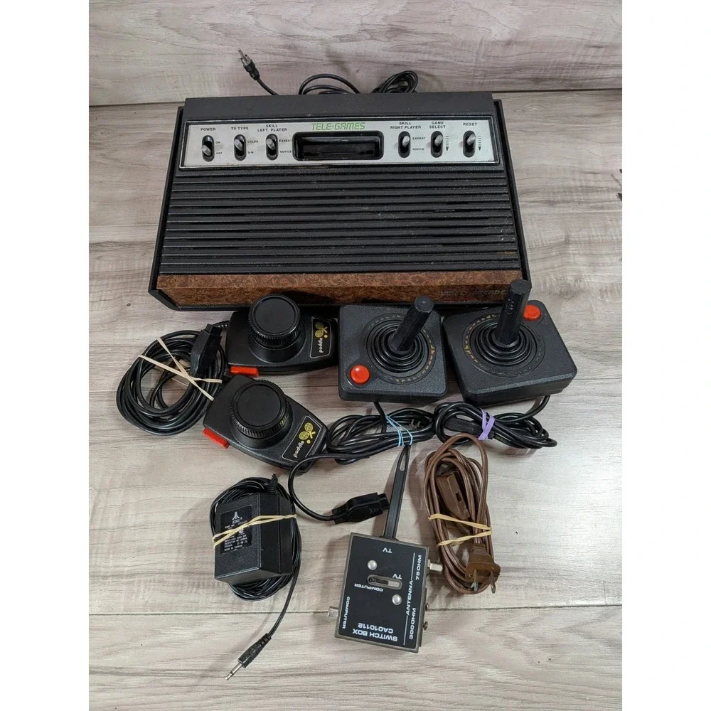 Atari Sears Tele-Games Video Arcade 2600 Console Lot w/ Controllers w / games